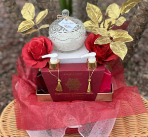 Pamper Gift Basket Red- Candle, Handcare Set, Decoration Flowers (Products  May Be Varied)