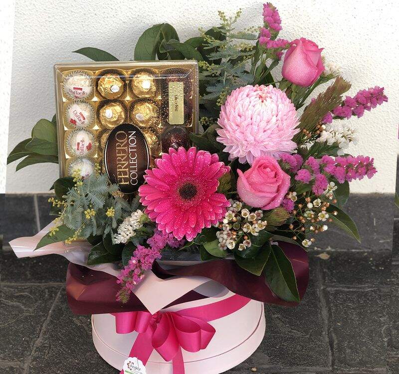 Pink Flowers Hat Box with Chocolates