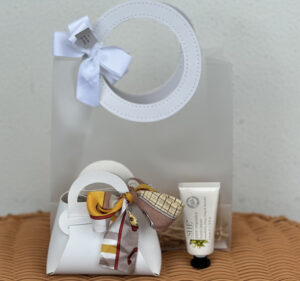 Cute Mini Purse WHITE with soap or handcream in a gift bag - Style 1
