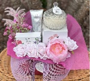 Pamper Gift Basket - Candle, Handwash, Hand Cream and Decoration Flower (Products May Be Varied)