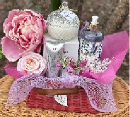 Pamper Gift Basket - Candle, Handwash, Handcream and Decoration Flower (Products May Be Varied)