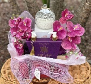 Pamper Gift Basket Purple- Candle, Handcare Set, Decoration Flowers (Products  May Be Varied)